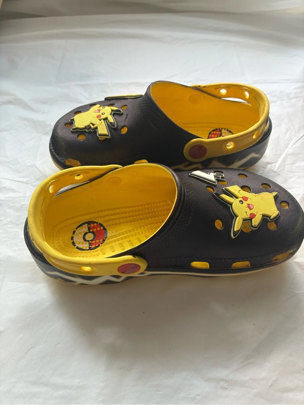 CROCS Kids Pokémon Pikachu Black and Yellow Clogs